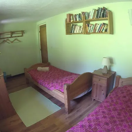 Les Frenes Bed and Breakfast *