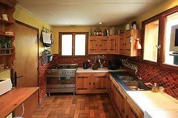 Les Frenes Bed and Breakfast *